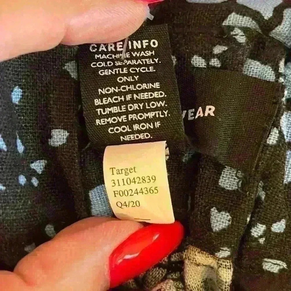 Who What Wear NWOT Navy Floral Paper bag High waisted Shorts Size 8 - Picture 8 of 8